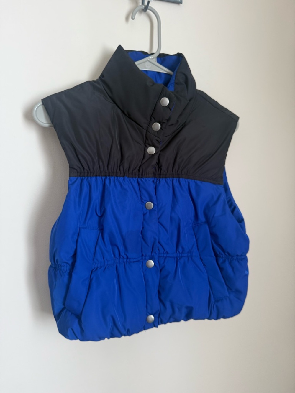H&M cropped quilted puffer vest